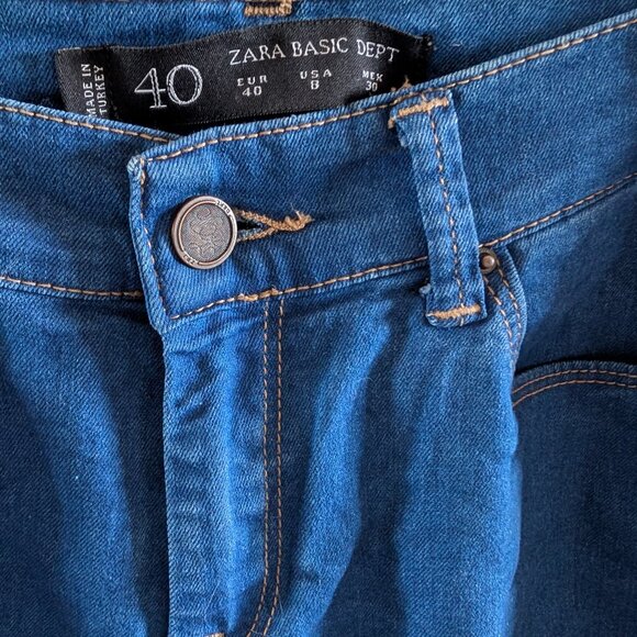Zara Women's Lightweight Stretch Blue Jeans Flare Size 8, lower rise - Picture 3 of 10